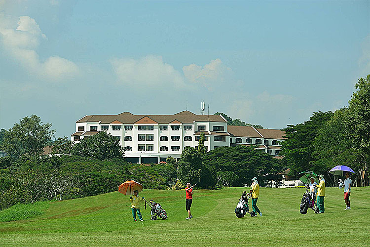 Forest Hills Country Club (Sir James)