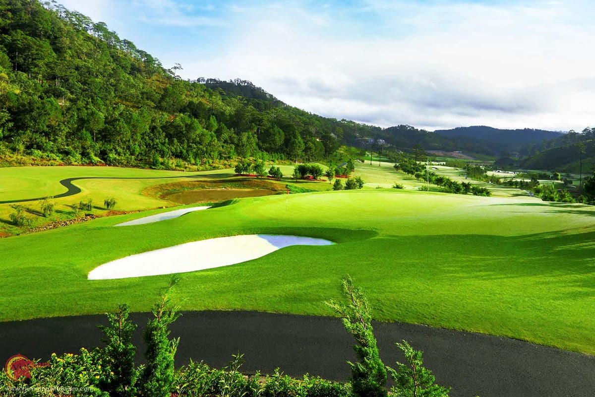 Sacom Tuyen Lam Golf Club